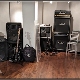 Studio Gear | Marshall | Fender | Kustom | Black Star | Mesa Boogie | Fender | G&L | Gibson | ESP/LTD